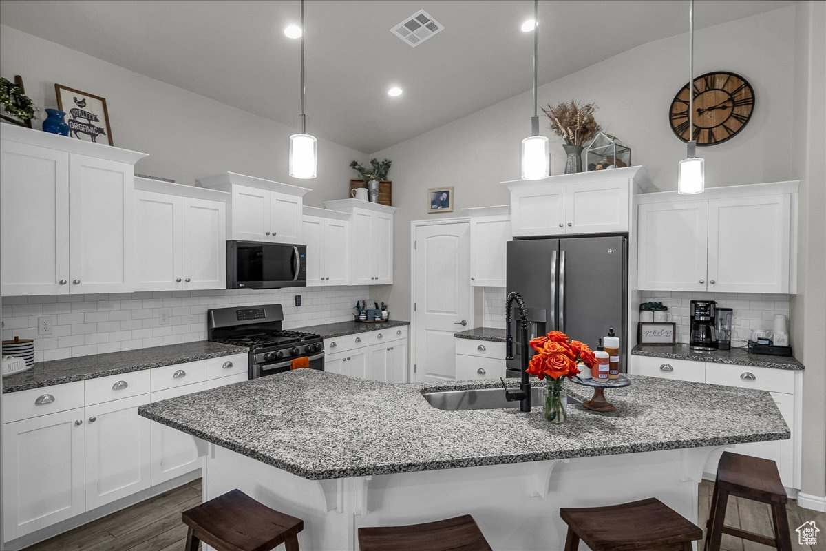 SUGAR PLUM IN THE FIELDS PH 2 - Residential