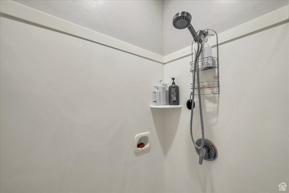 SUGAR PLUM IN THE FIELDS PH 2 - Residential