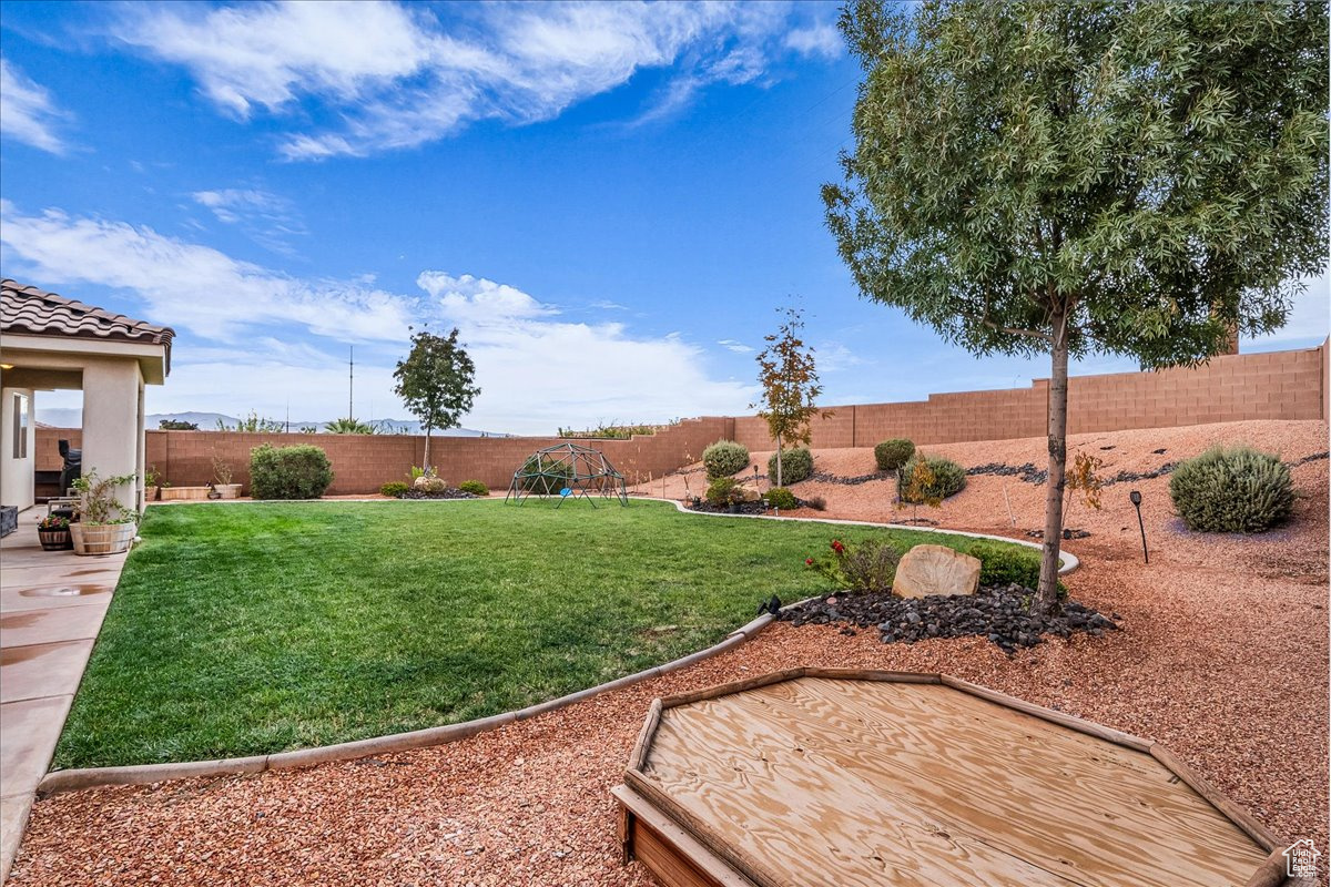 SUGAR PLUM IN THE FIELDS PH 2 - Residential