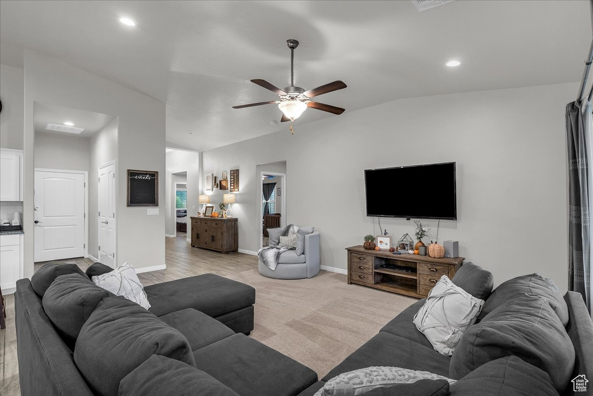 SUGAR PLUM IN THE FIELDS PH 2 - Residential