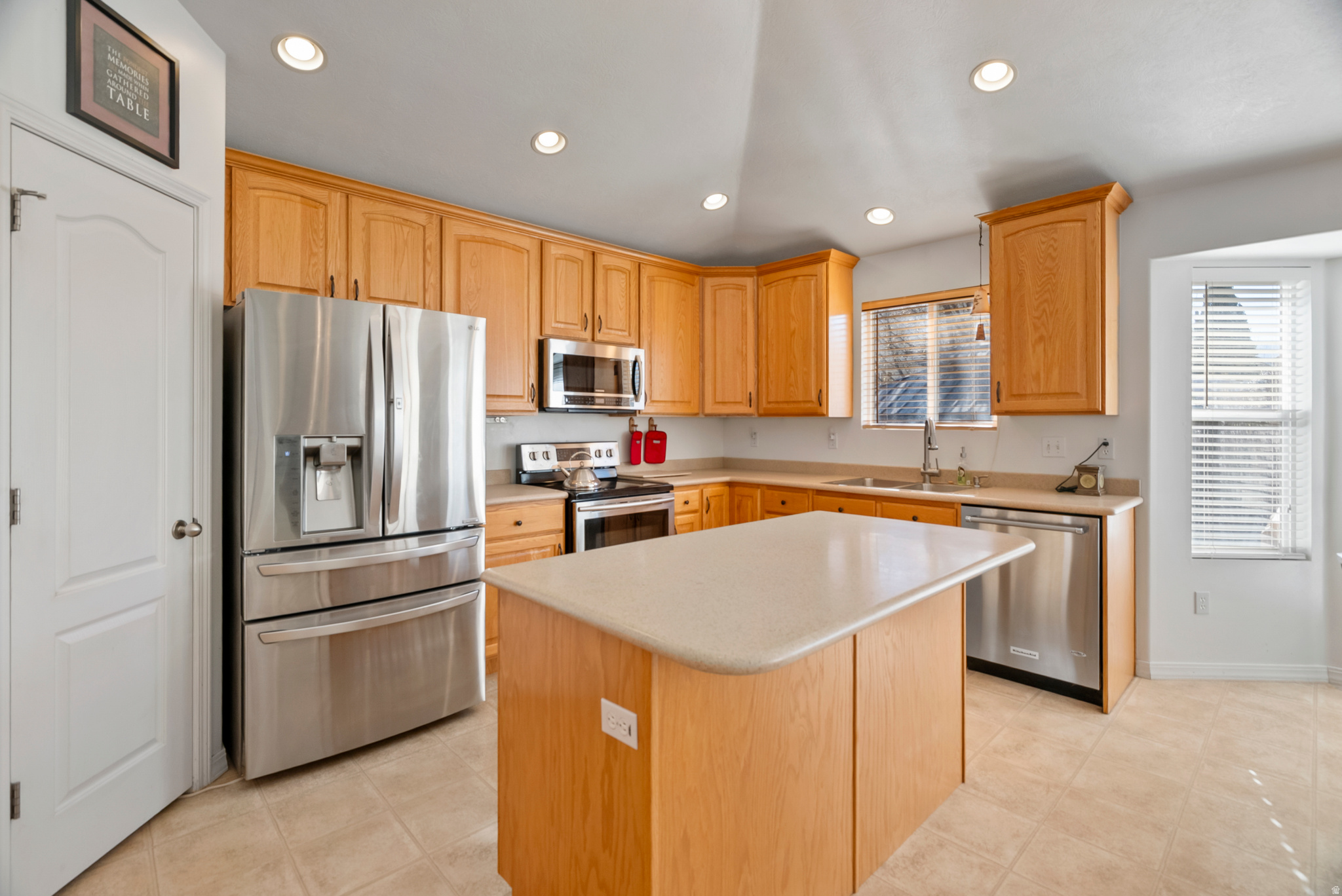 OAKS AT JORDAN HILLS VILLAGES PHASE 3 - Residential