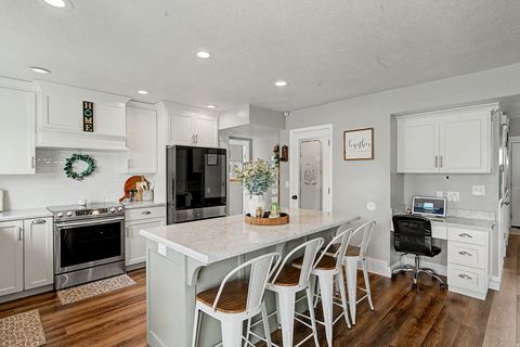 Tiny photo for 8233 S CREEKWOOD CIR, West Jordan, UT 84088 (MLS # 2154452)