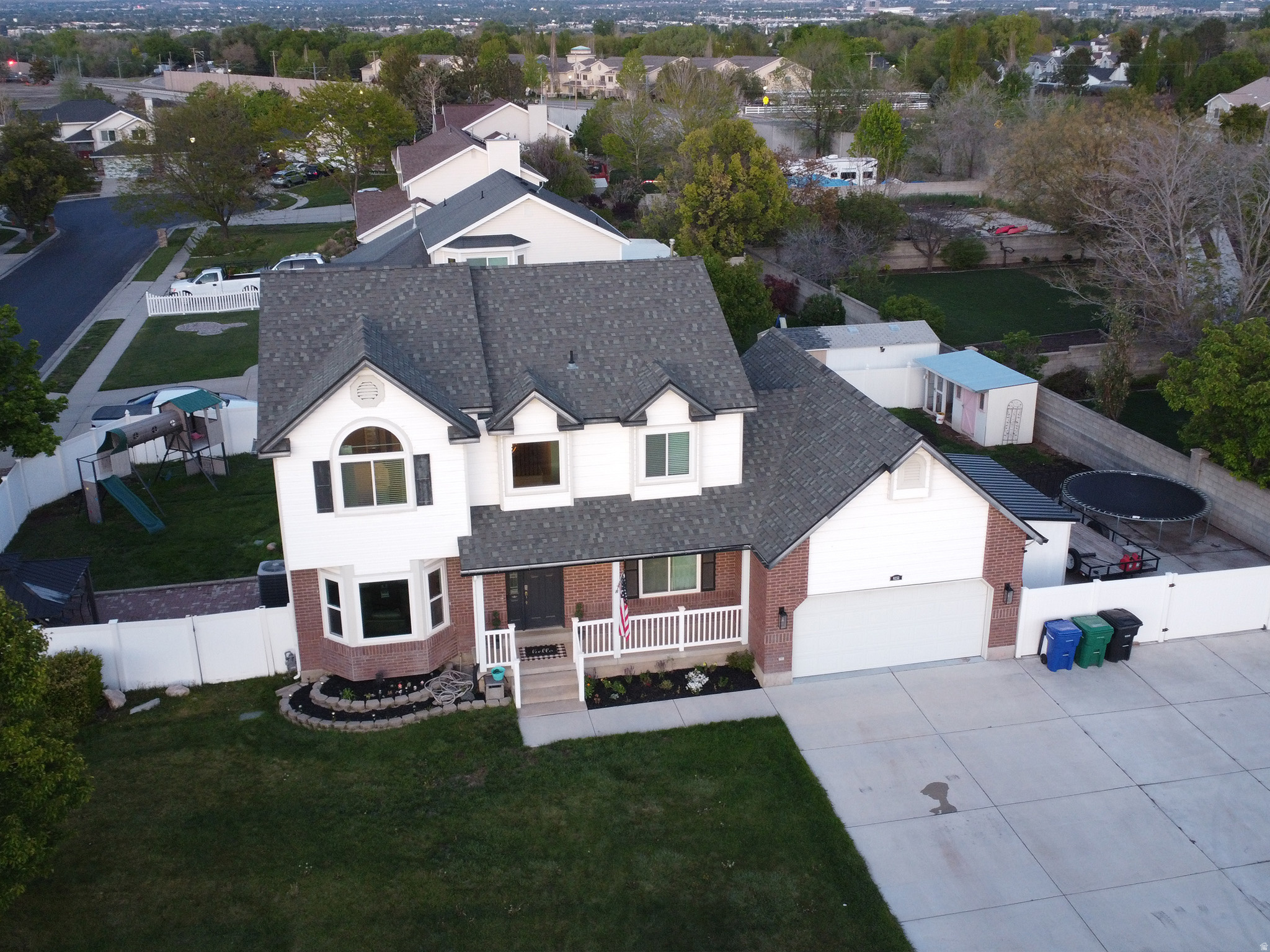 CREEKWOOD - Residential