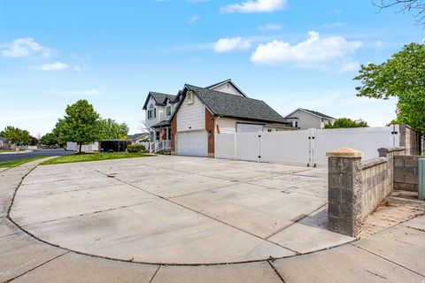 Tiny photo for 8233 S CREEKWOOD CIR, West Jordan, UT 84088 (MLS # 2154452)