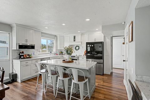 Tiny photo for 8233 S CREEKWOOD CIR, West Jordan, UT 84088 (MLS # 2154452)