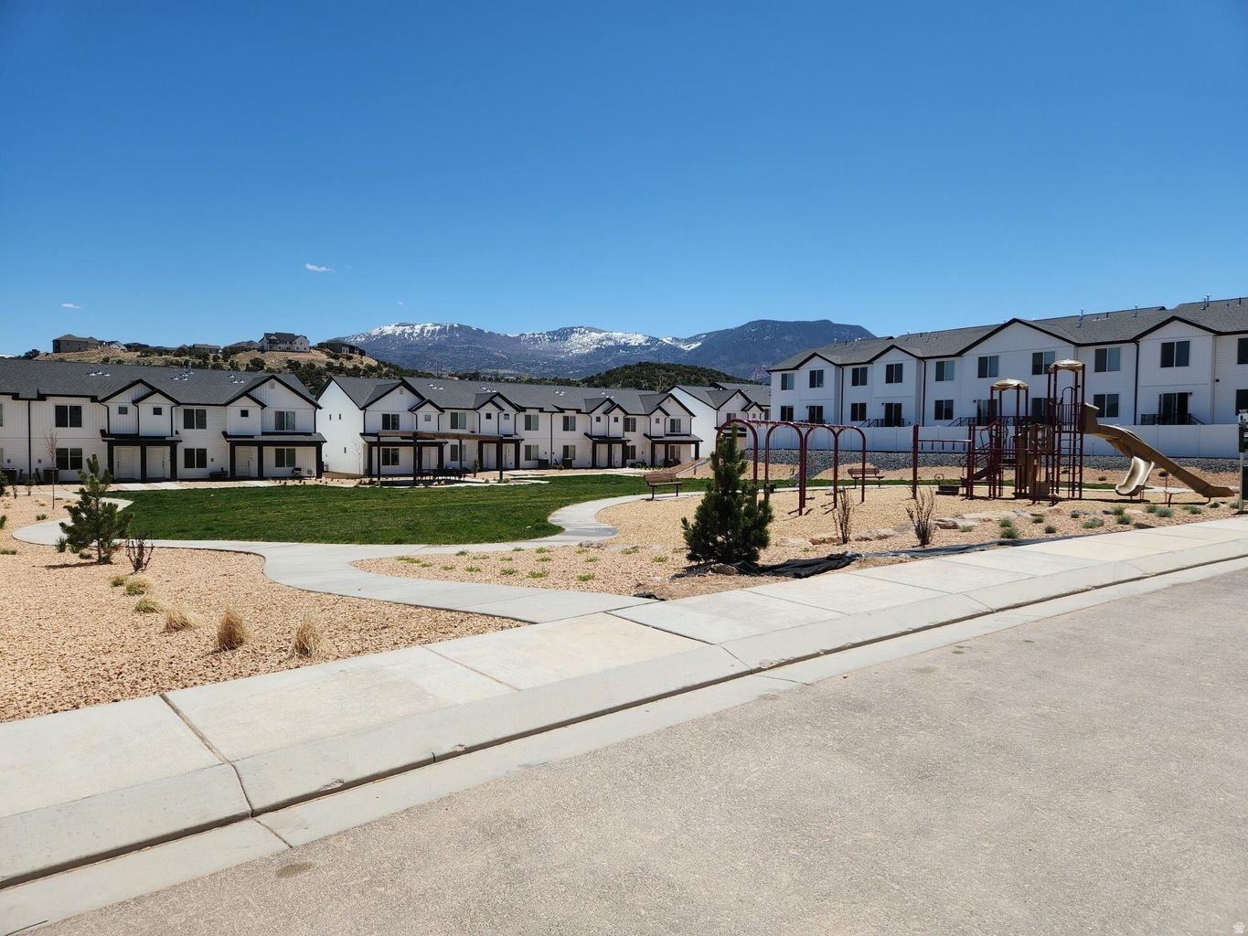 OLD SORREL TOWNHOMES - Residential