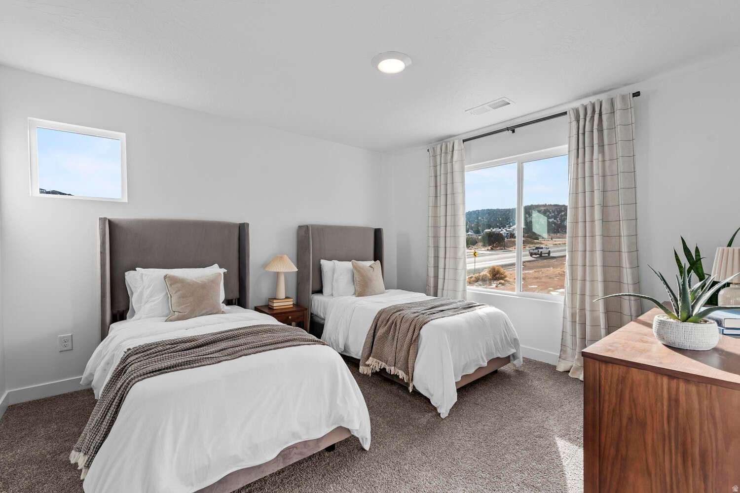 OLD SORREL TOWNHOMES - Residential