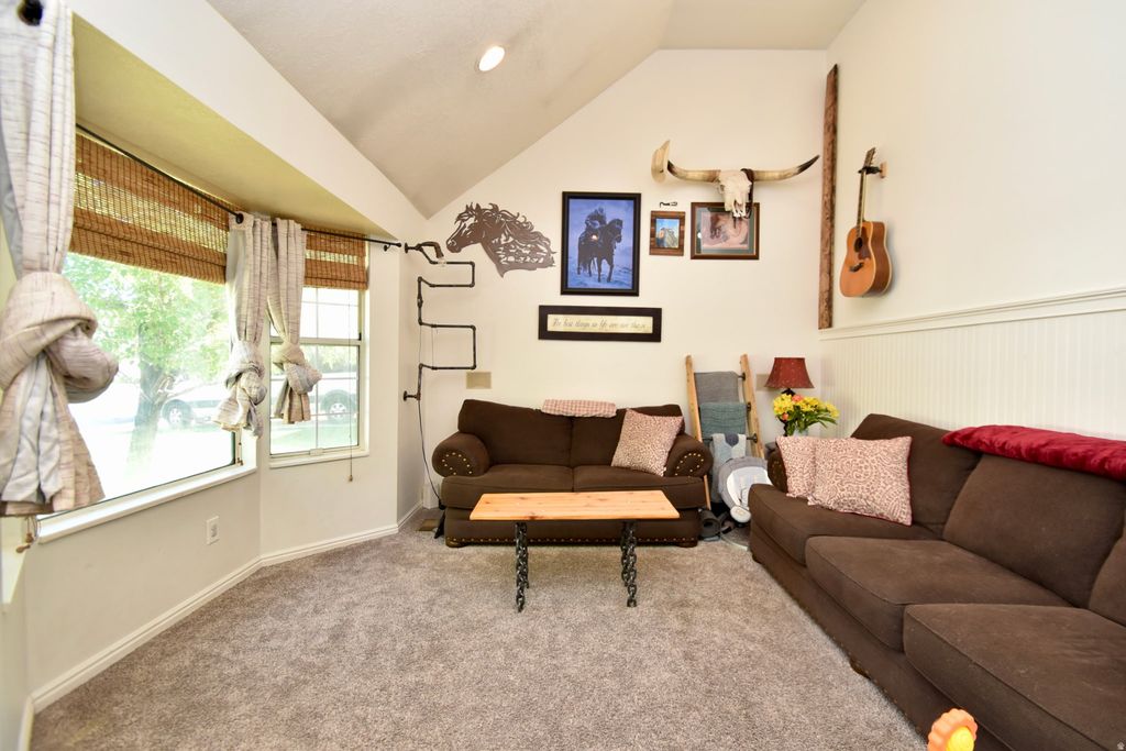 Photo of 1227 W 1835 N, Lehi, UT 84043 (MLS # 2154797)