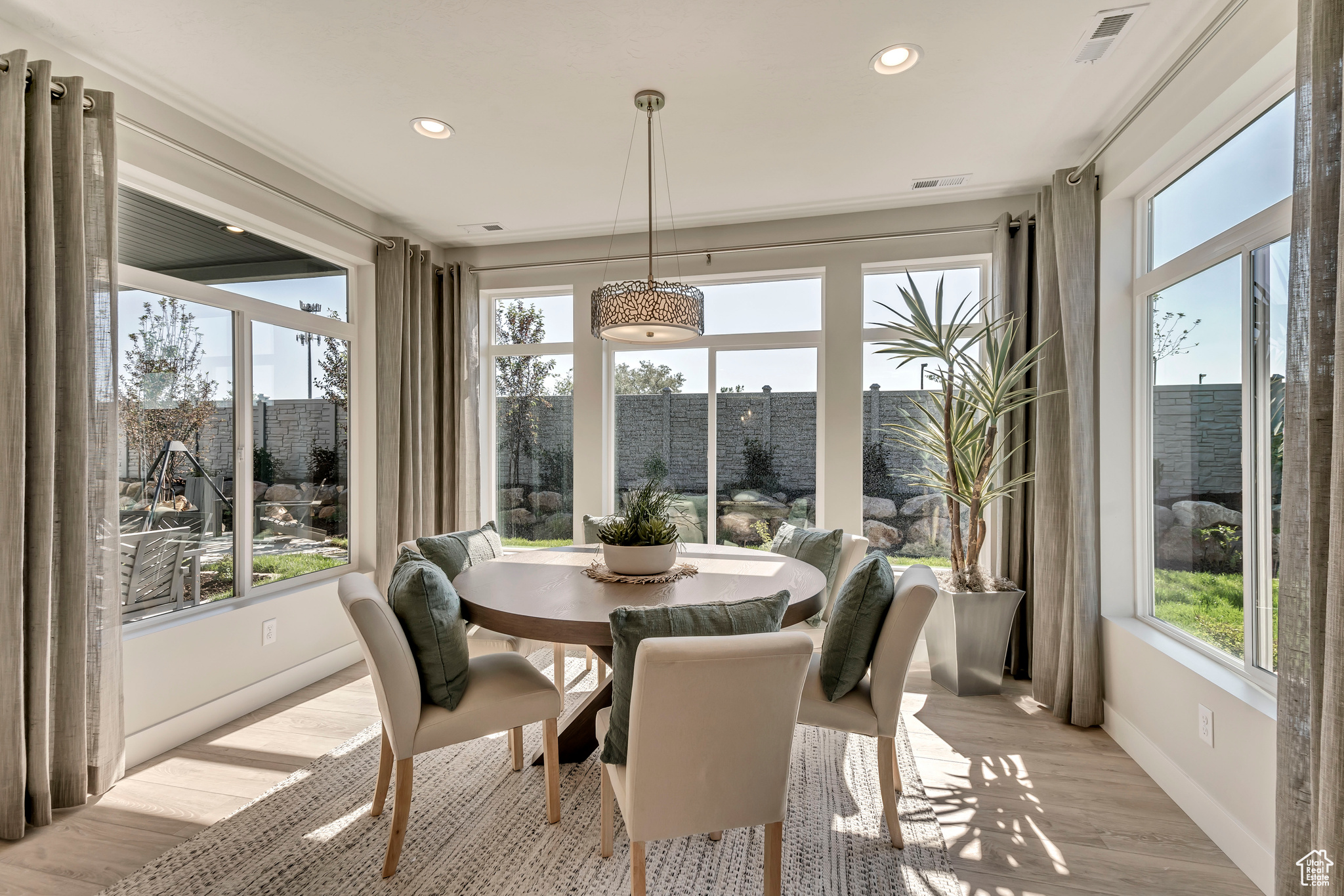 CREEKSIDE AT SHORELINE - Residential