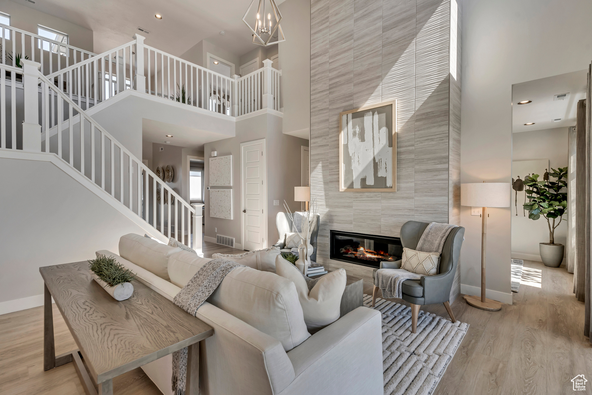 CREEKSIDE AT SHORELINE - Residential