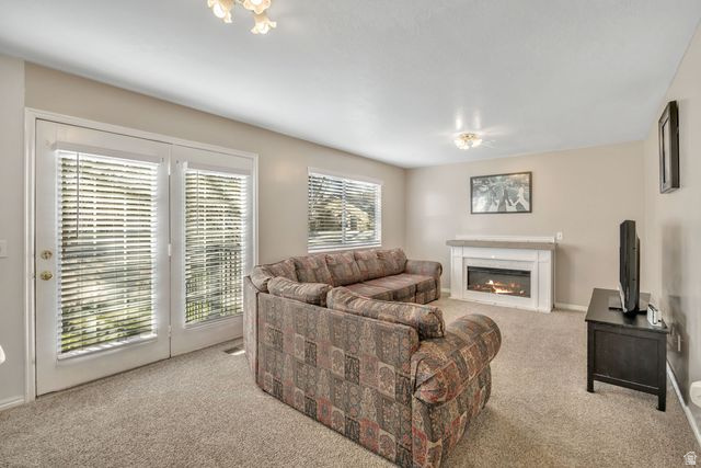 WILLIAMSBURG ESTATES - Residential