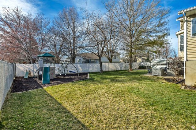 WILLIAMSBURG ESTATES - Residential