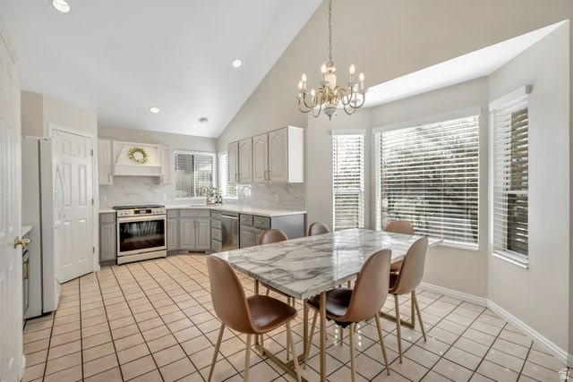 WILLIAMSBURG ESTATES - Residential