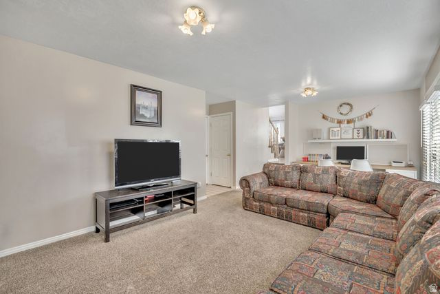 WILLIAMSBURG ESTATES - Residential