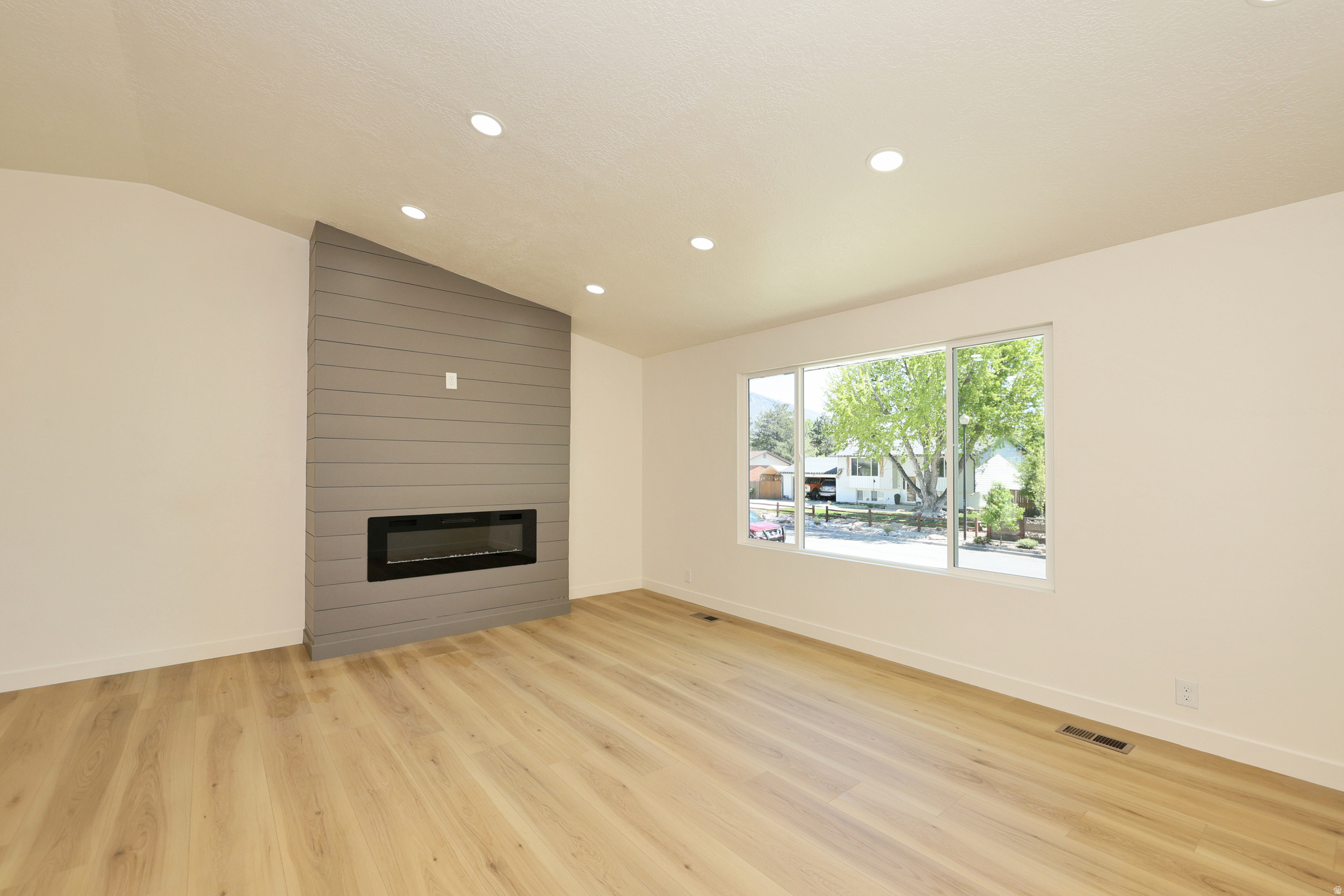 STORM MOUNTAIN TERRACE #7 - Residential