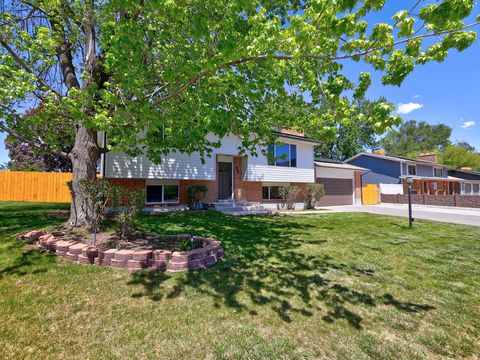 Tiny photo for 807 E DUSTY ROCK CIR, Sandy, UT 84094 (MLS # 2154926)