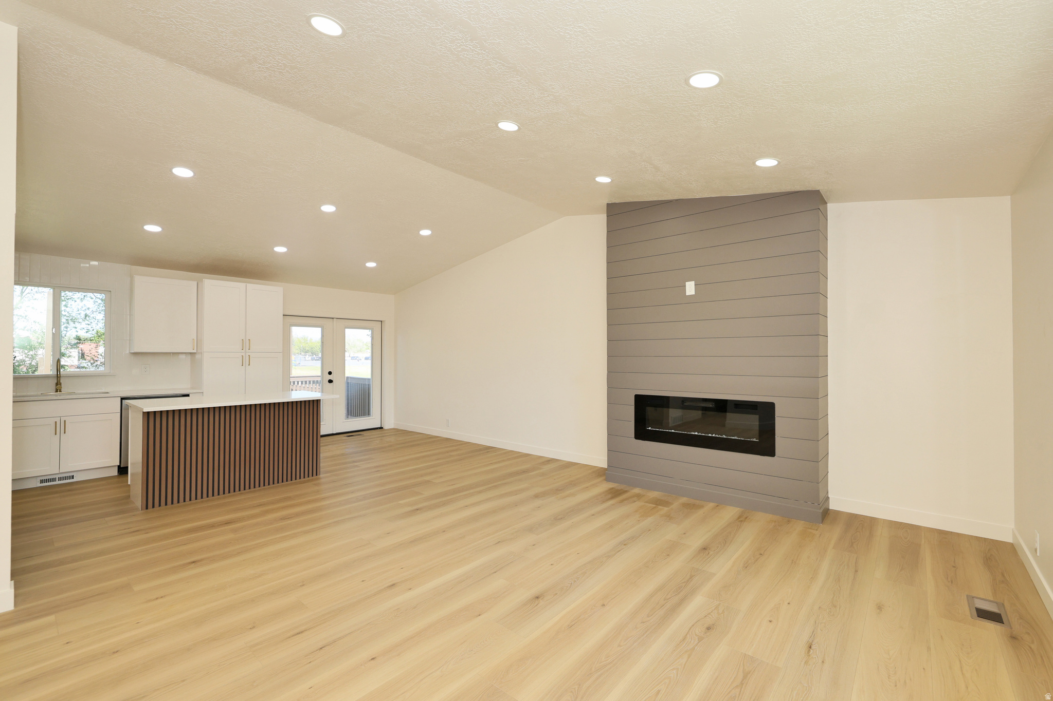STORM MOUNTAIN TERRACE #7 - Residential
