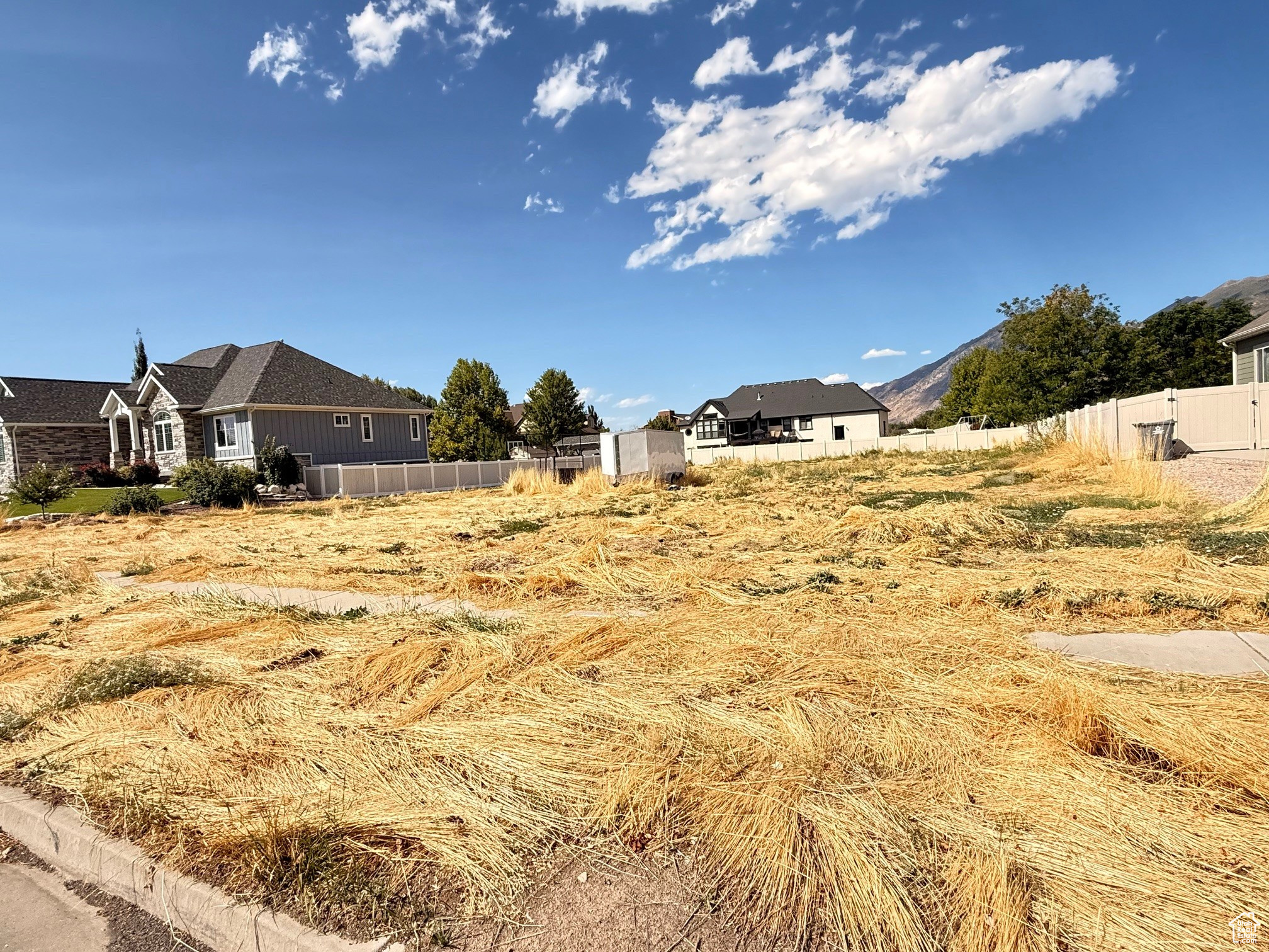 Bring your own builder in one of Mapleton's finest established subdivisions. South-facing lot with many of the impact fees already paid. Great opportunity to come build your dream home.