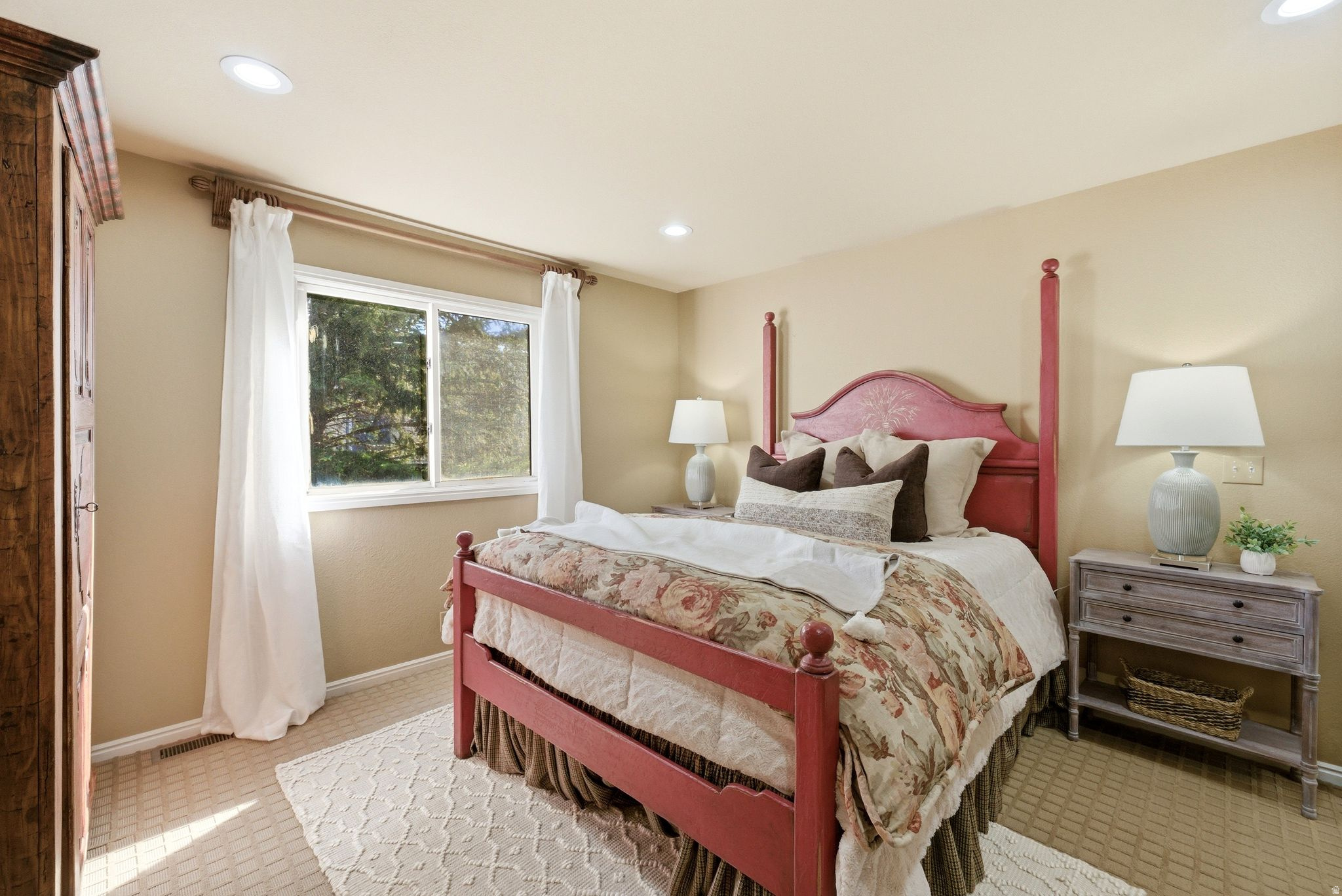 PROSPECTOR VILLAGE - Residential