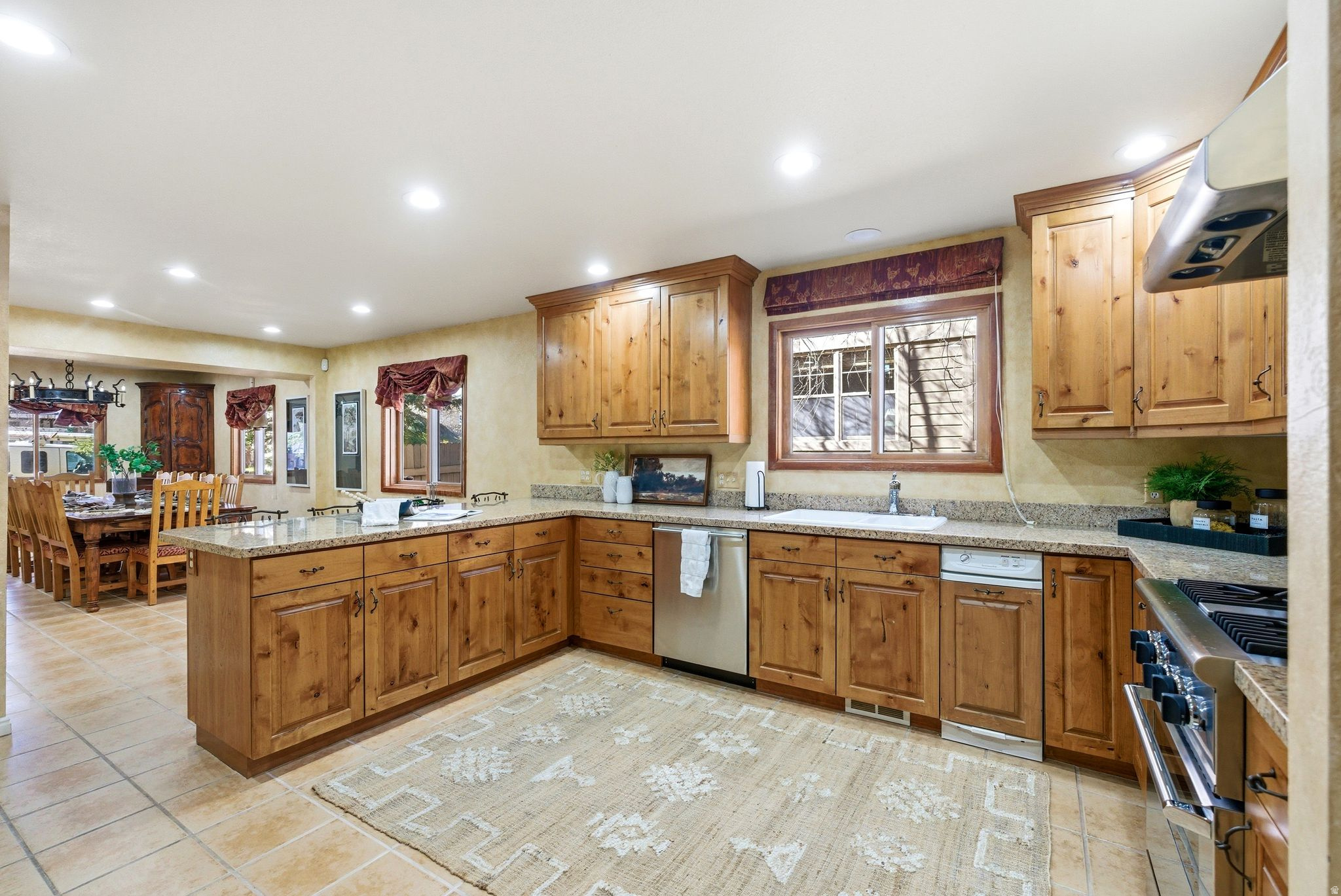 PROSPECTOR VILLAGE - Residential