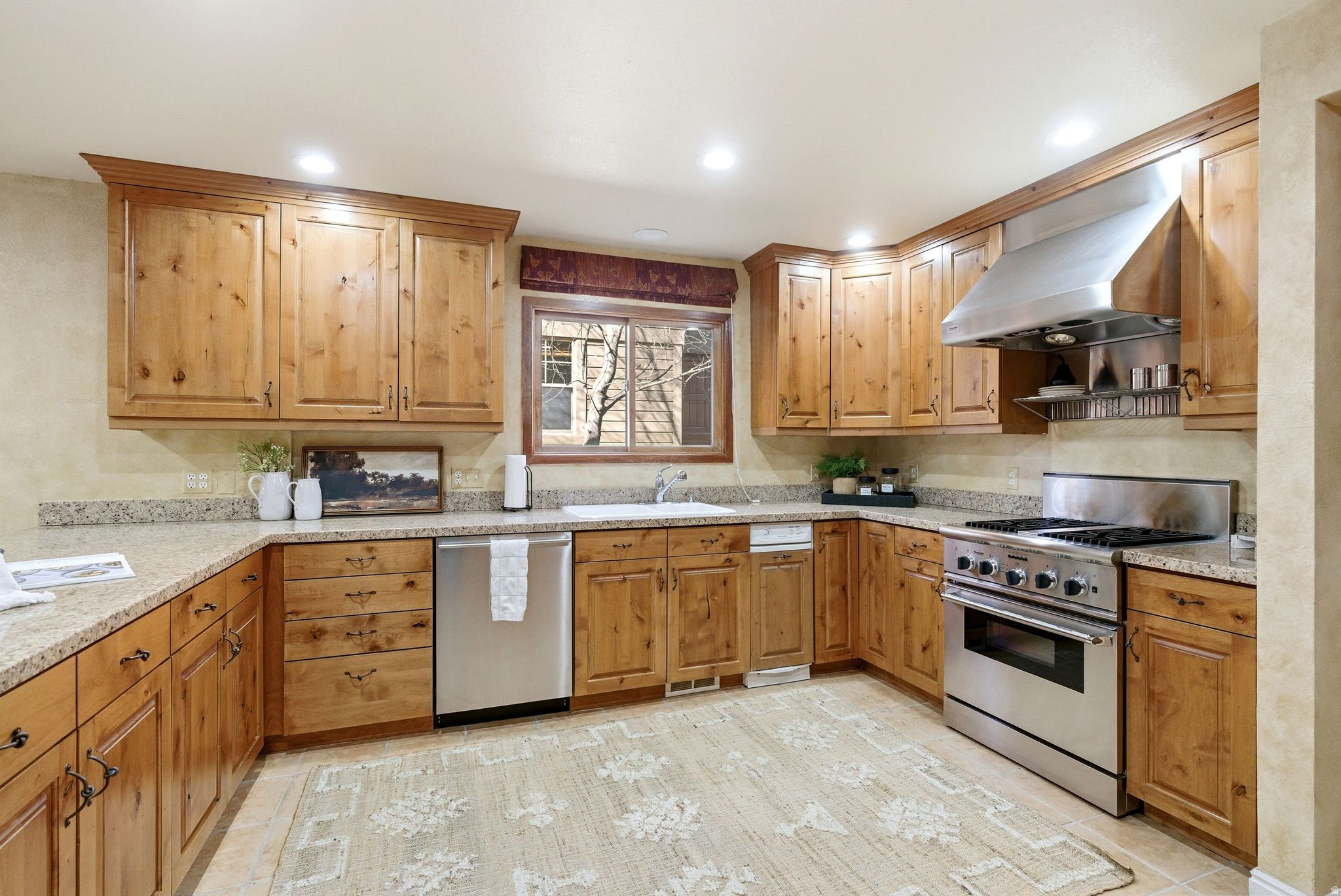 PROSPECTOR VILLAGE - Residential