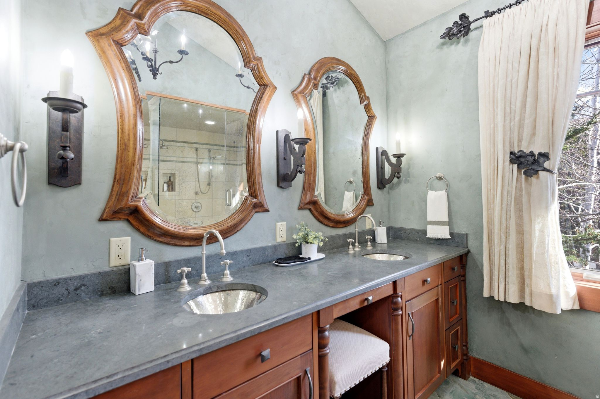 PROSPECTOR VILLAGE - Residential