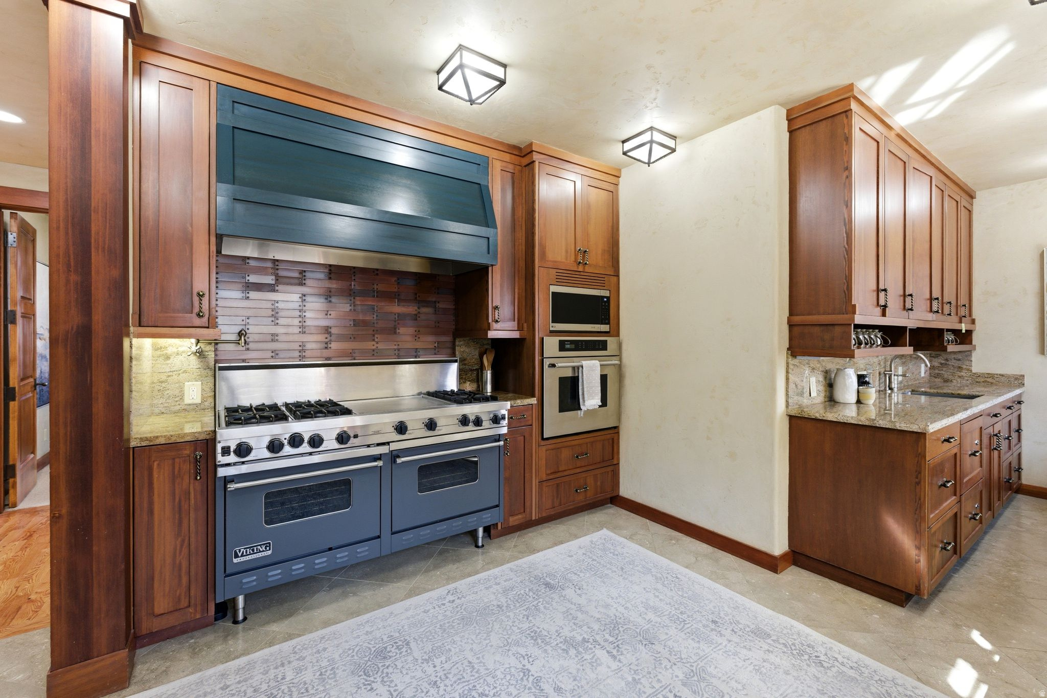 PROSPECTOR VILLAGE - Residential