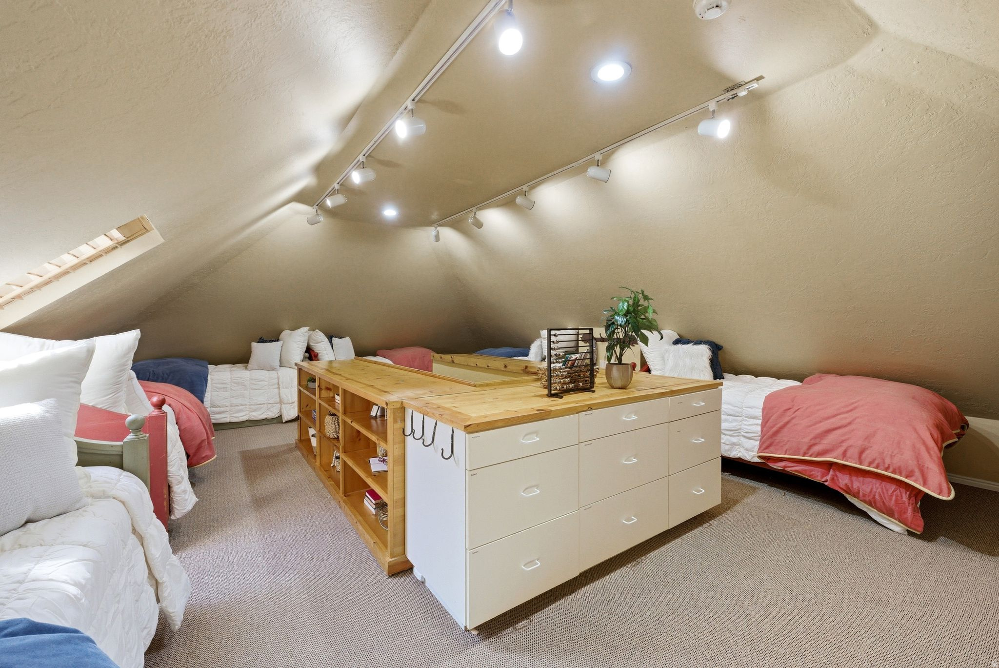 PROSPECTOR VILLAGE - Residential