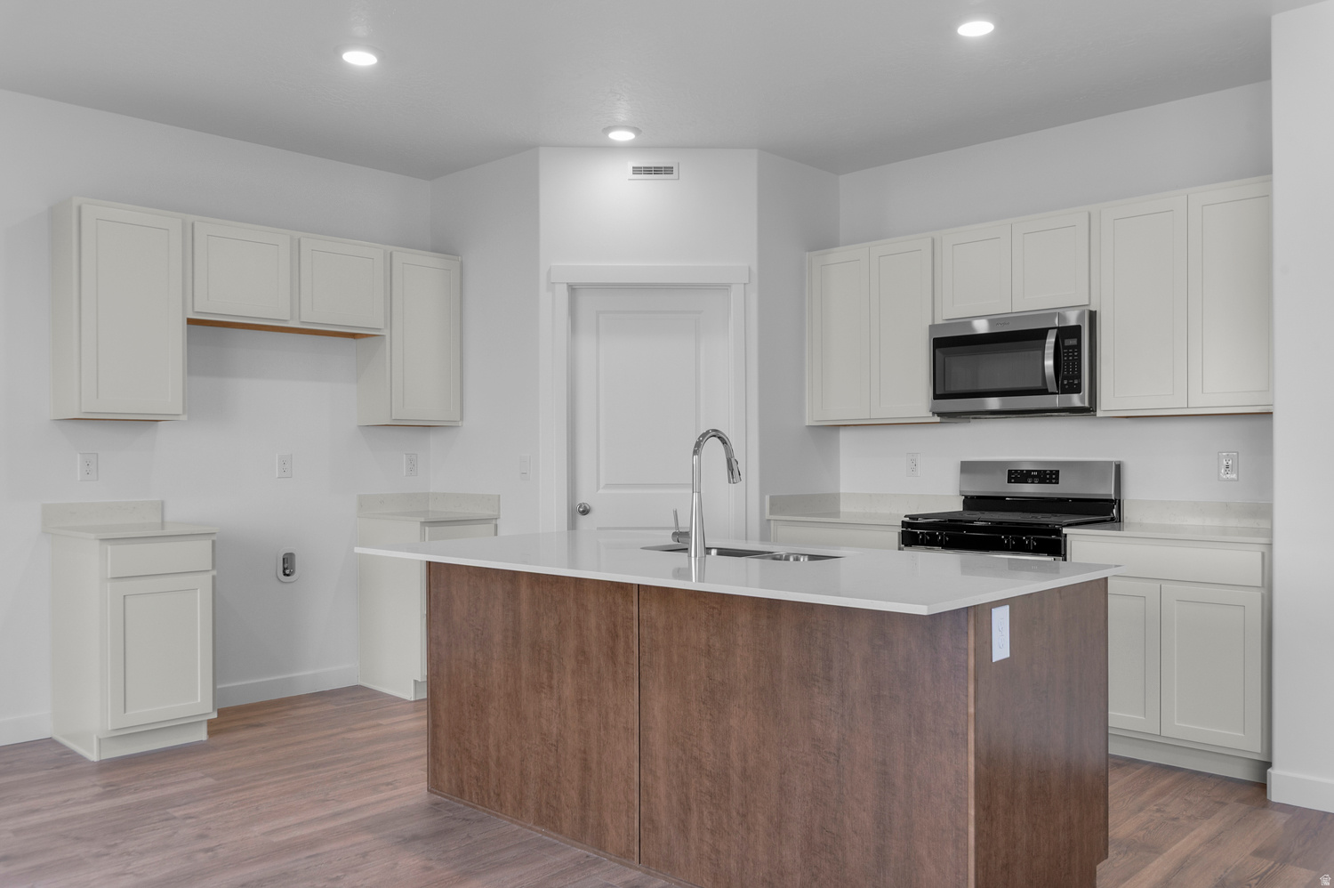 INVERNESS BY D.R. HORTON - Residential