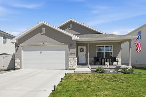 Photo of 2303 E TUMBLEWEED RD, Eagle Mountain, UT 84005 (MLS # 2158772)
