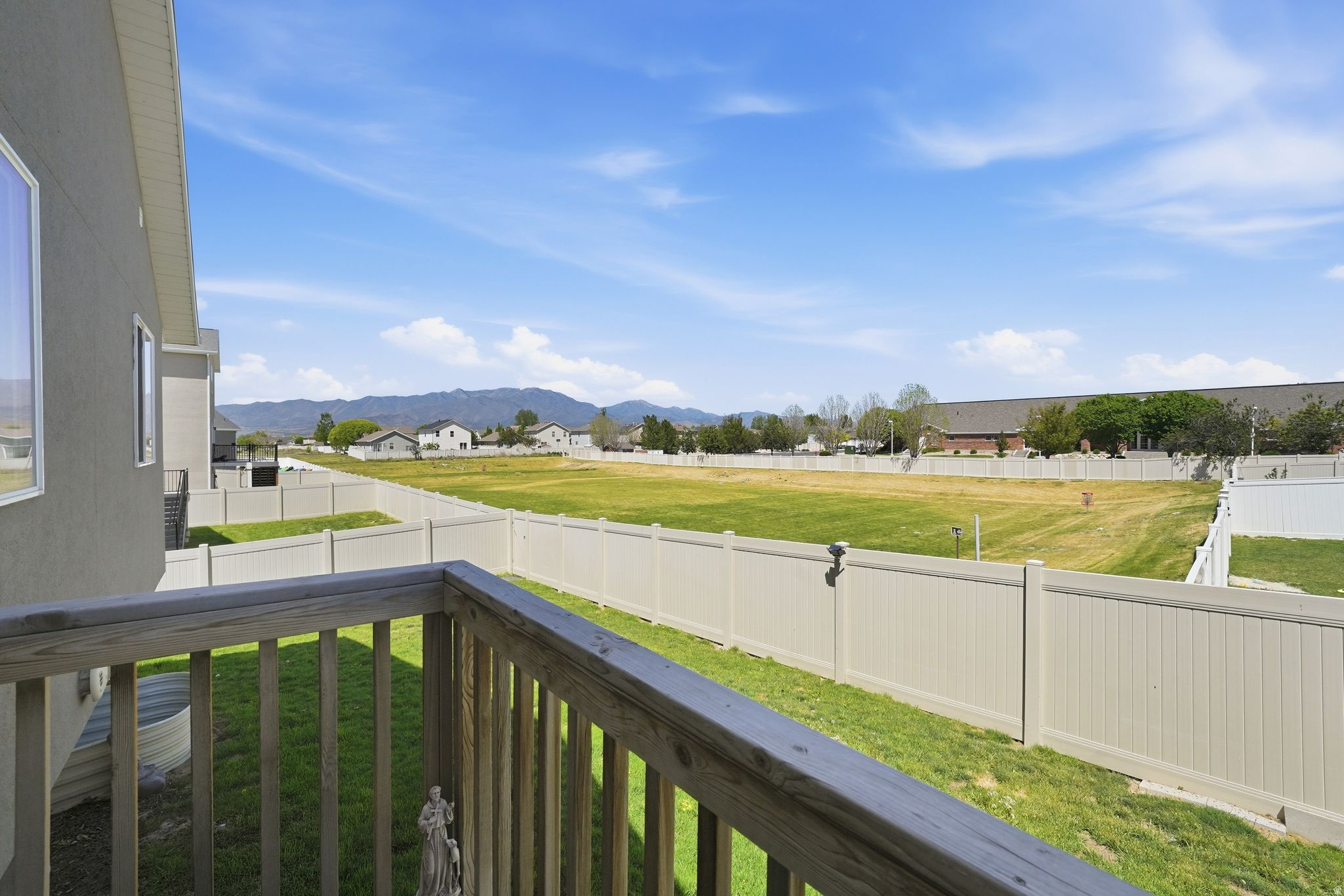 CEDAR CORNERS - Residential