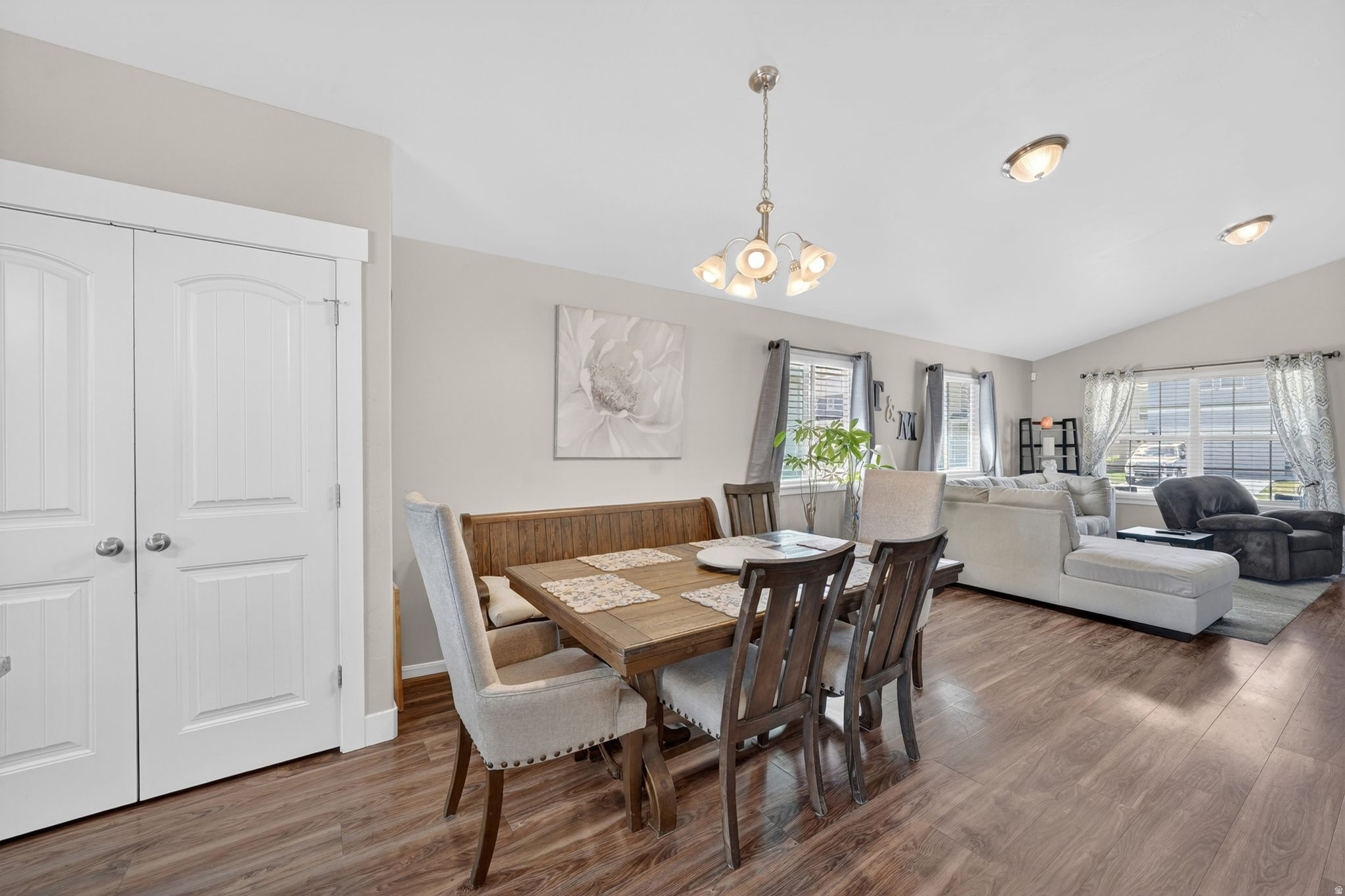 CEDAR CORNERS - Residential