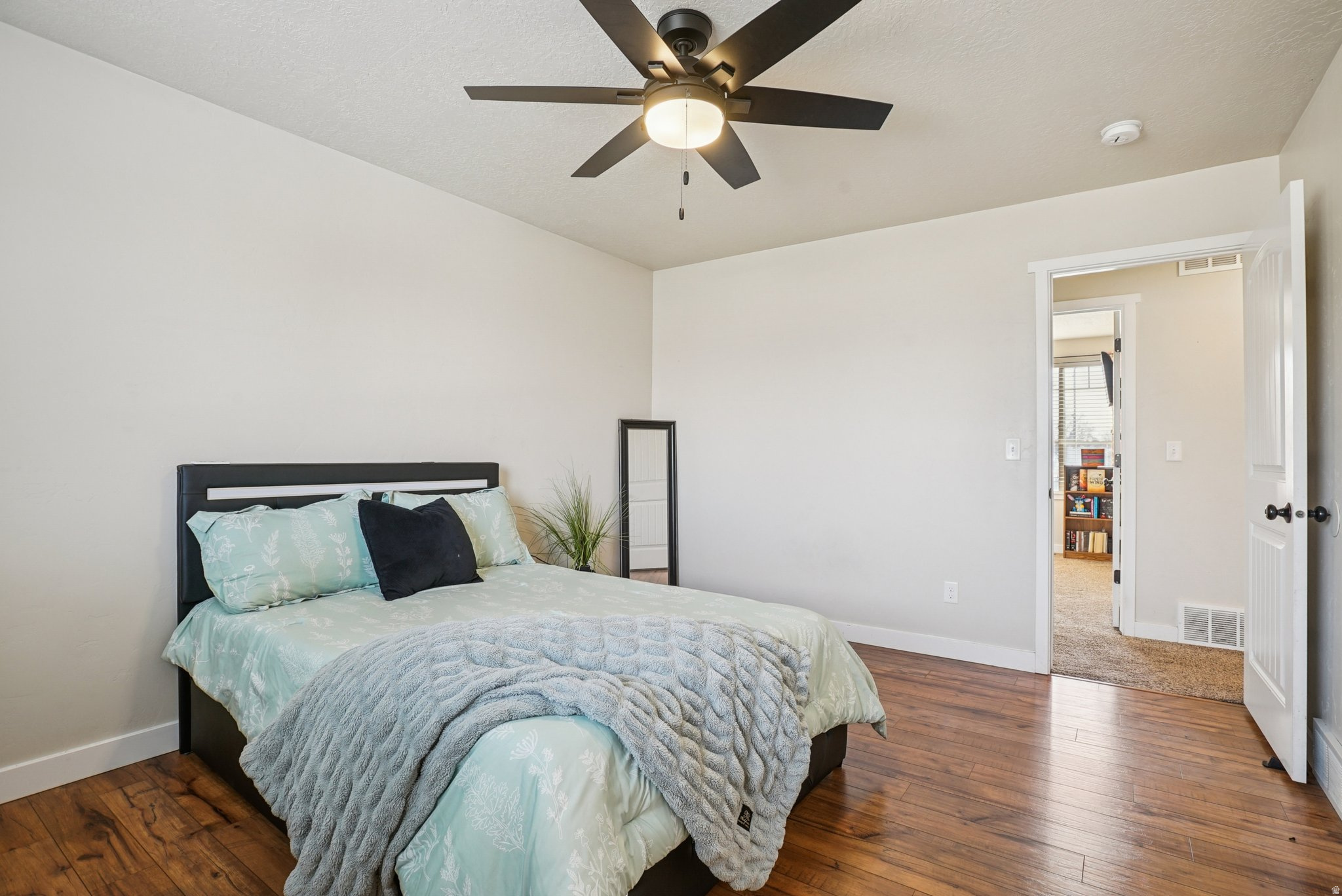 RUSSELL ESTATES - Residential