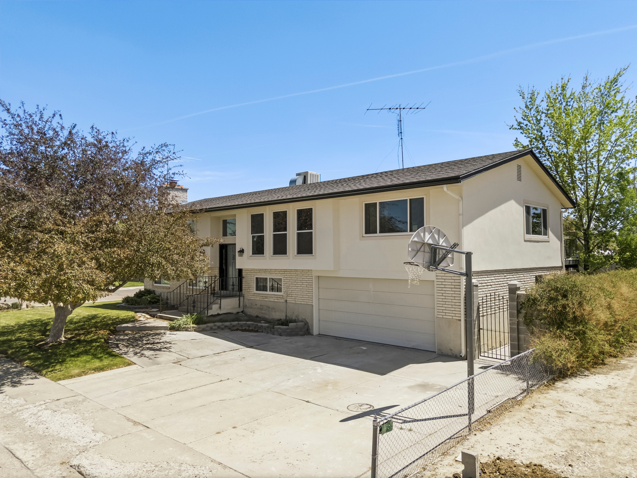 PENDRAY ESTATES - Residential