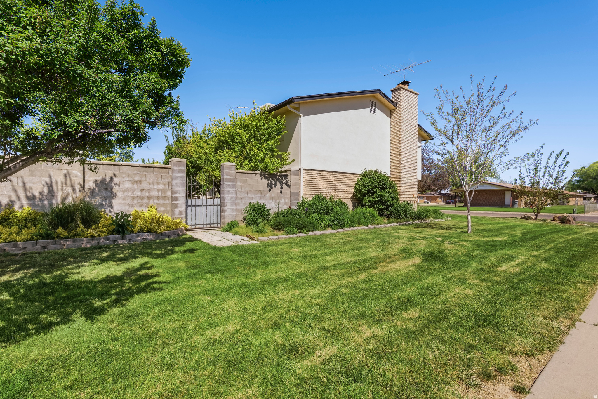PENDRAY ESTATES - Residential