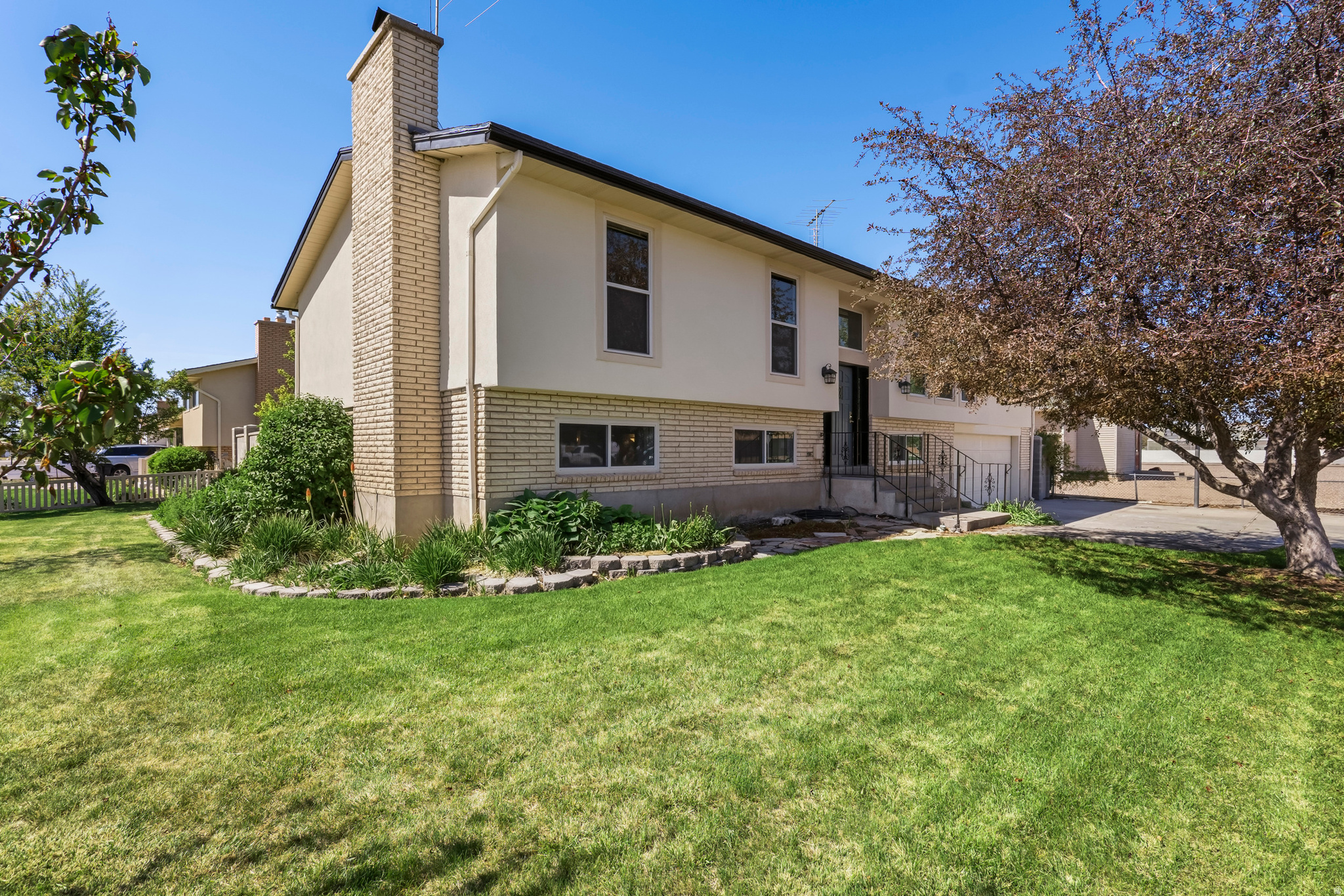 PENDRAY ESTATES - Residential
