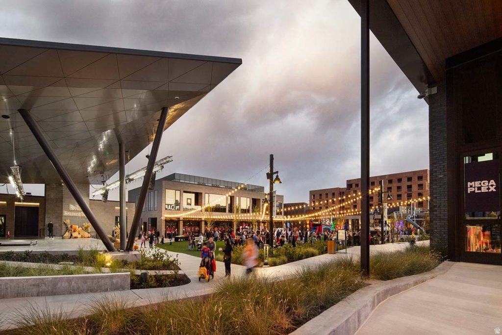 DAYBREAK - Residential