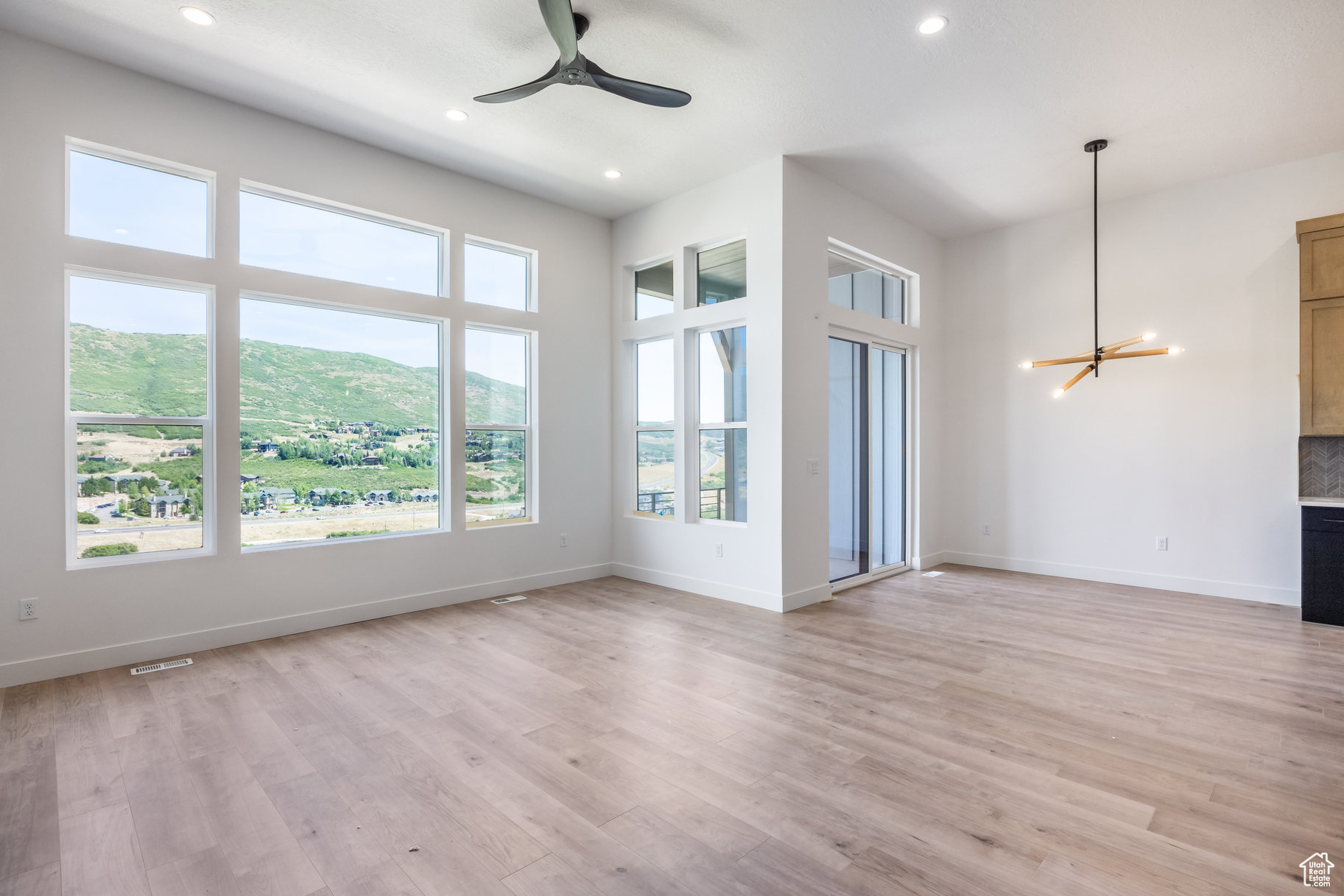 DEER SPRINGS - Residential