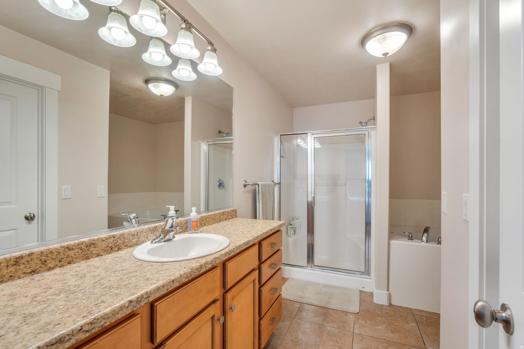 THE HEIGHTS ON QUARRY BEND - Residential