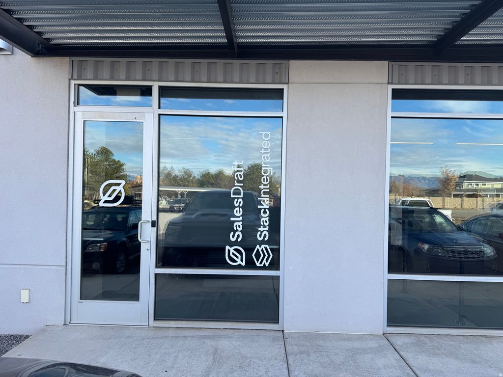 Photo of 140 S MAIN ST E #B2, Lindon, UT 84042 (MLS # 2124595)