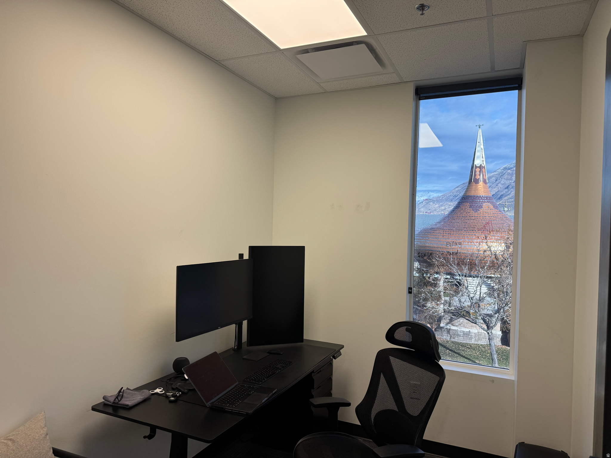 LINDON'S EDGE - Commercial Lease