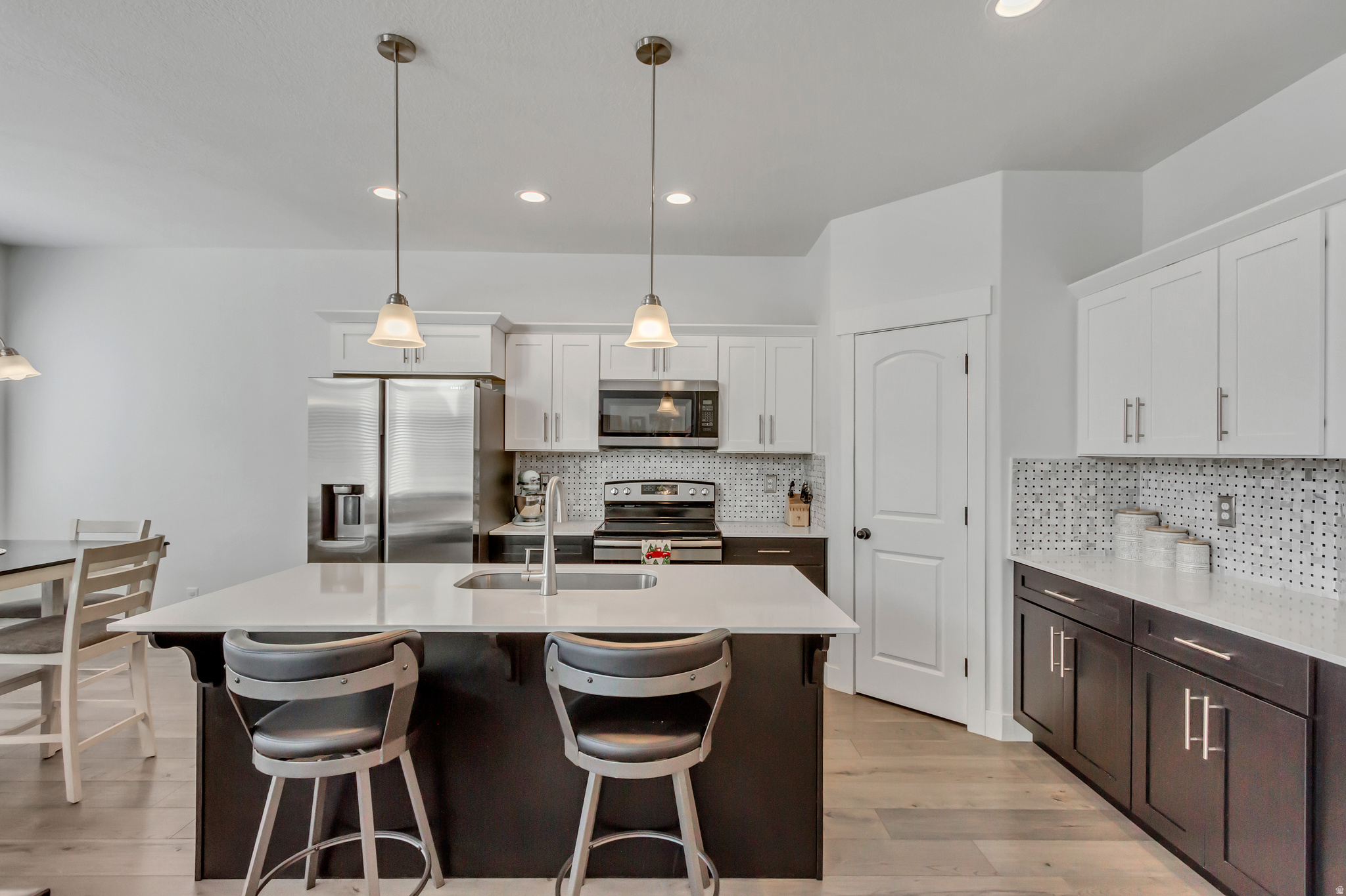 WILLOW POINT - Residential