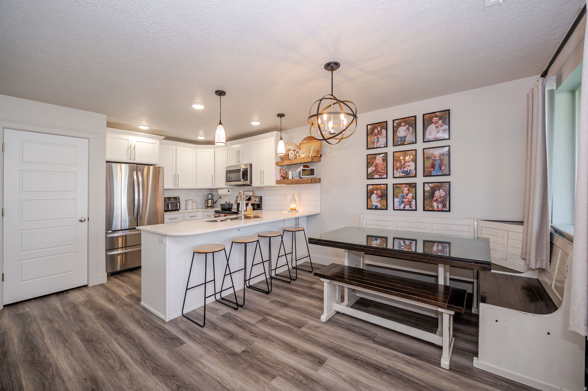 ELLIES LANDING - Residential