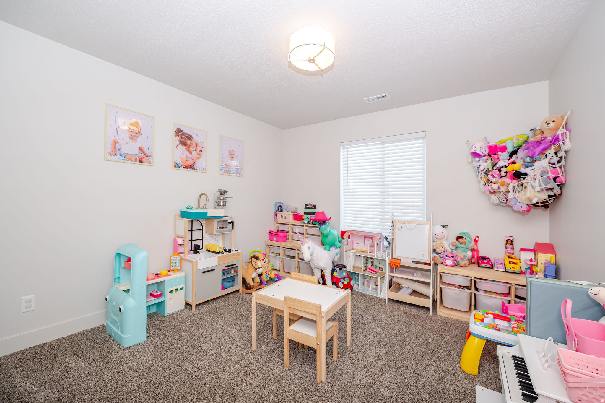 ELLIES LANDING - Residential