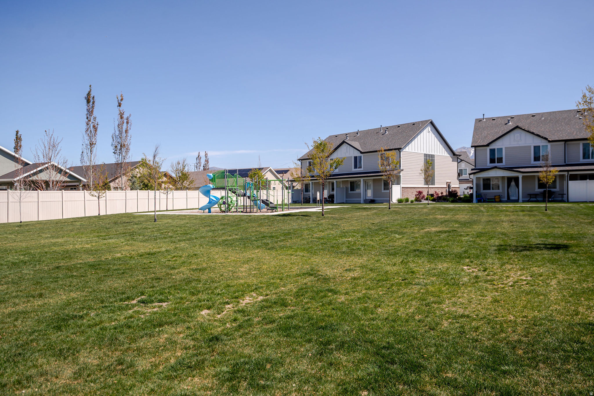 ELLIES LANDING - Residential