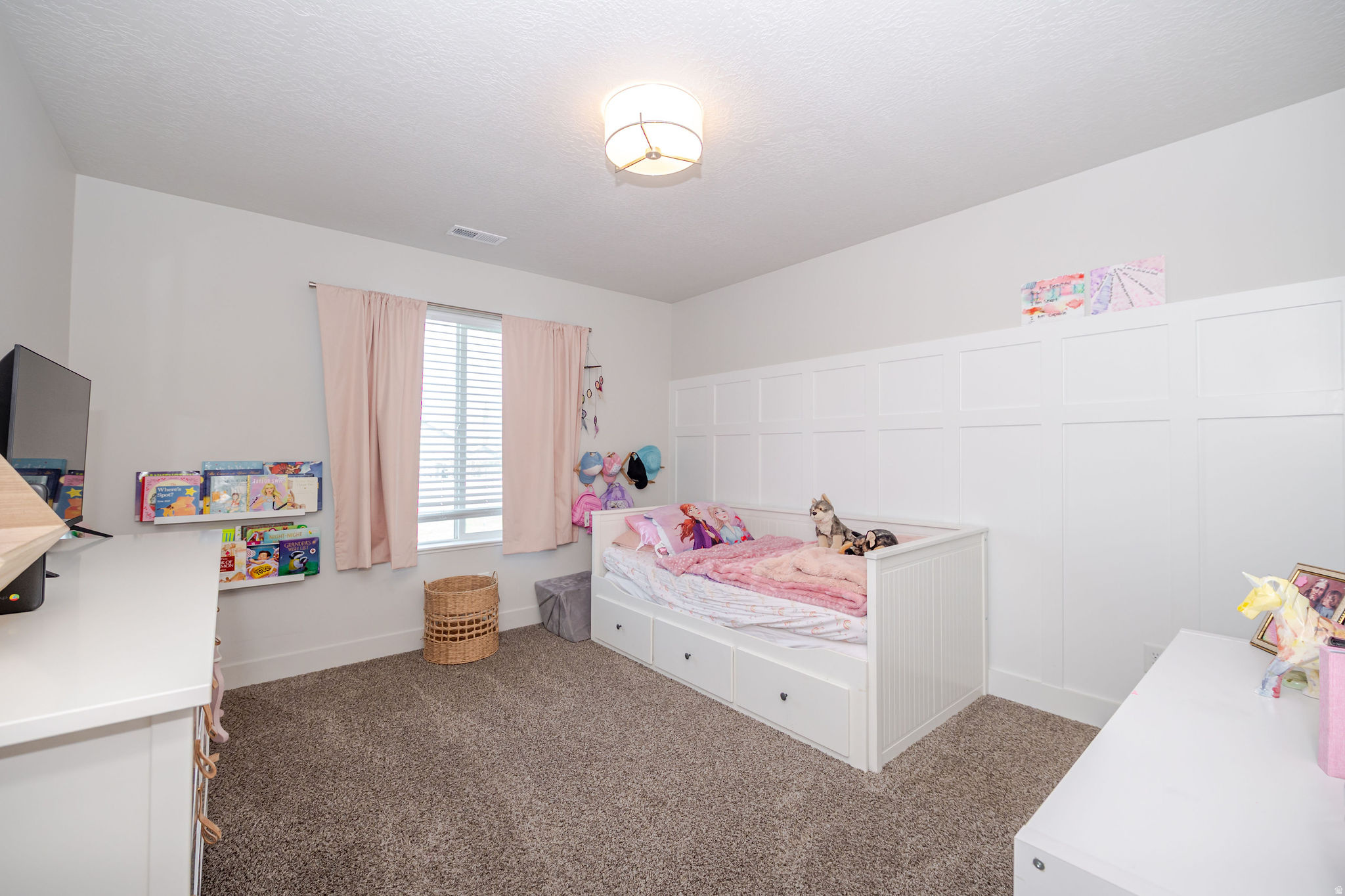 ELLIES LANDING - Residential