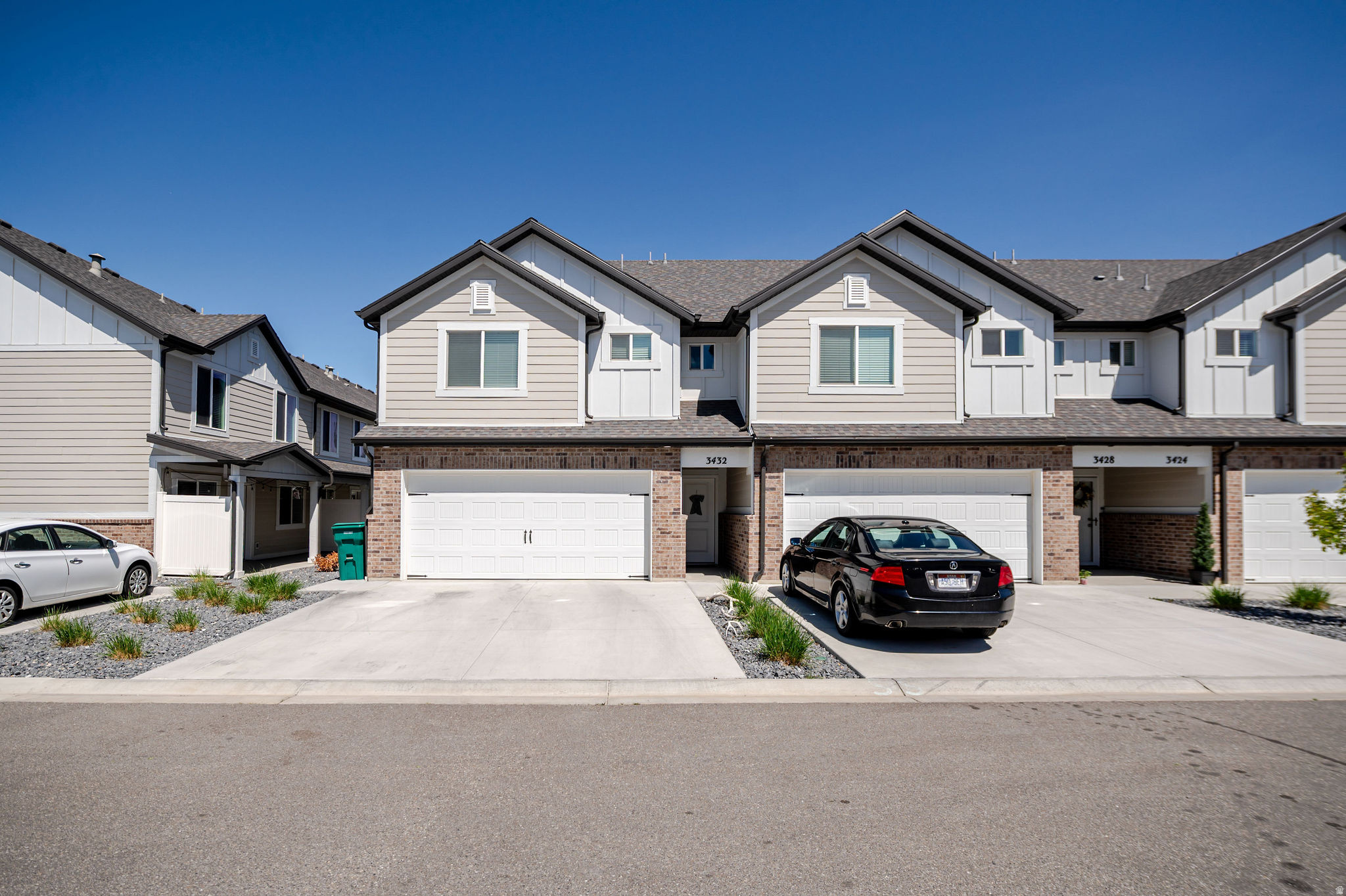 ELLIES LANDING - Residential