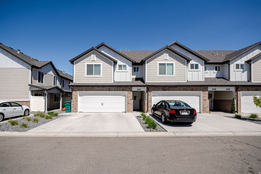 End-unit townhome built in 2021 featuring 3 bedrooms and 2.5 bathrooms. Well-maintained interior with functional layout. Main level includes open living, dining, and kitchen areas. Primary suite with private bath and additional bedrooms with shared full bath. Attached 2-car garage and covered patio for outdoor use. Convenient West Haven location with access to nearby amenities, parks, and commuter routes.  Square footage figures are provided as a courtesy estimate only and were obtained from county records .  Buyer is advised to obtain an independent measurement.