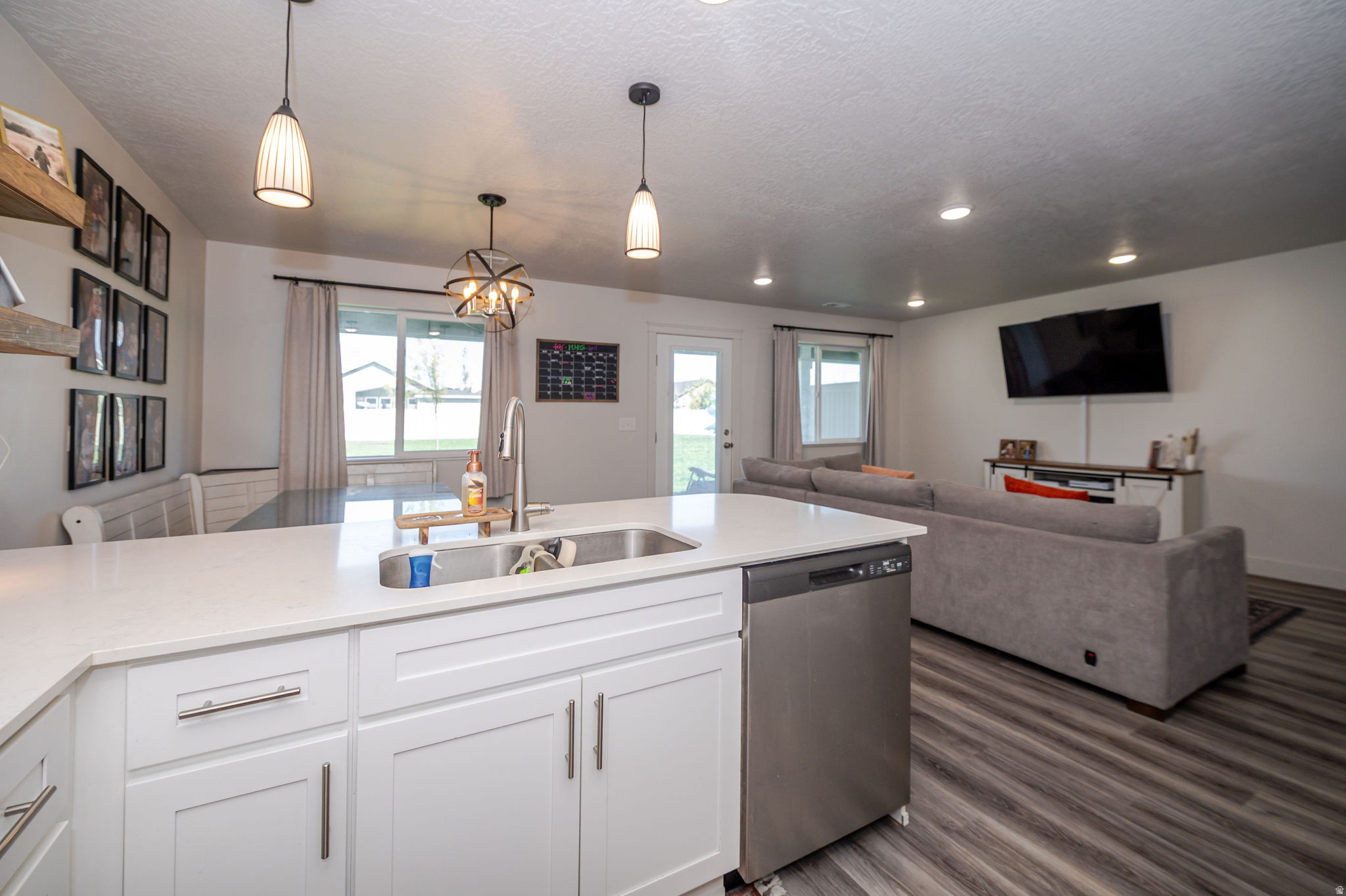 ELLIES LANDING - Residential