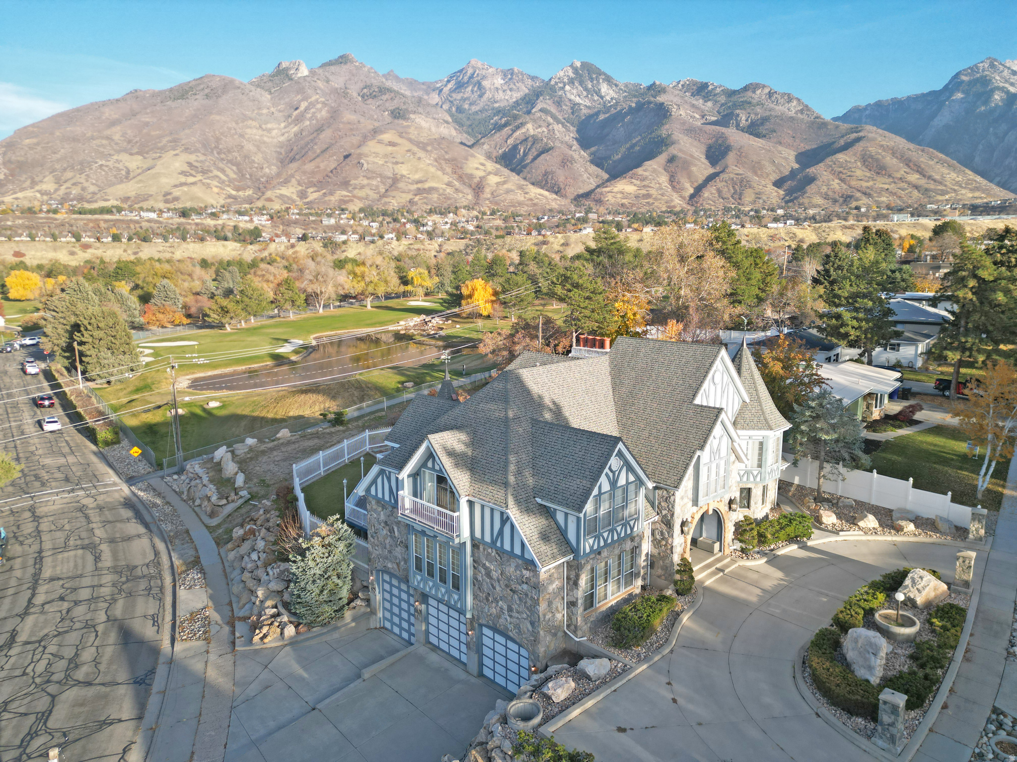 WILLOW CREEK - Residential